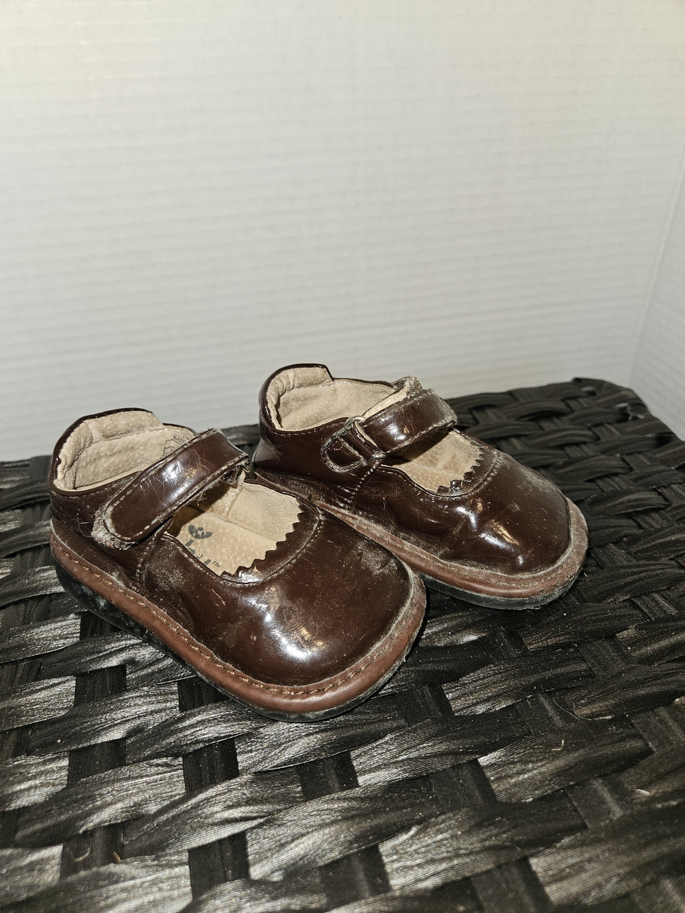 Classic Brown Patent Squeek Mary Jane Dress Shoes for Kids